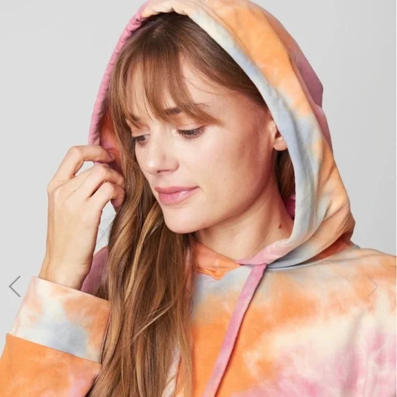 BlankNYC Sweet Spot sweatshirt and shorts - Picture 5 of 8